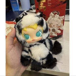 Pop Mart Have A Good Run "MOLLY" Pendant